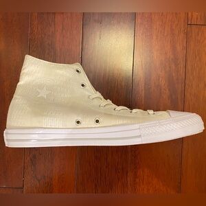 Converse women’s size 11 high tops off-white linen
